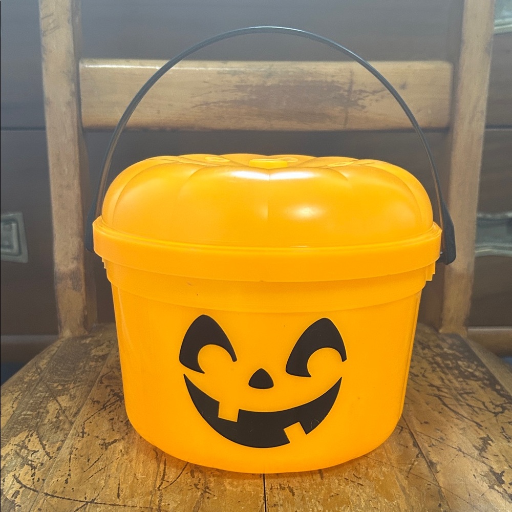 Rare McDonald's Vintage 1986 Bright Yellow Halloween Pumpkin Happy Meal Bucket